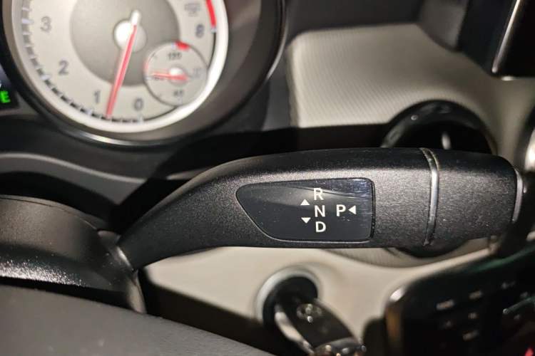 Used Mercedes-Benz GLA 2015 GLA 200 Sport Edition Gear Lever