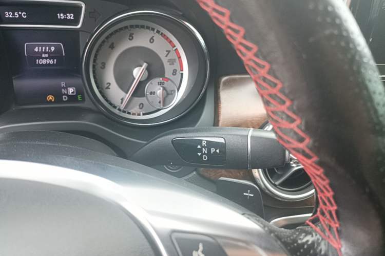 Used Mercedes-Benz GLA 2015 GLA 260 4MATIC Gear Lever