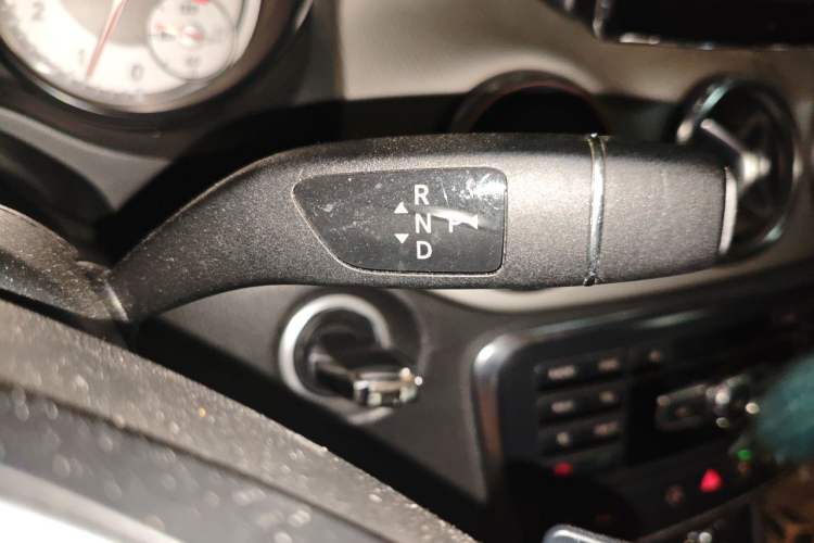 Used Mercedes-Benz GLA 2015 GLA 220 4MATIC Fashion Model Gear Lever