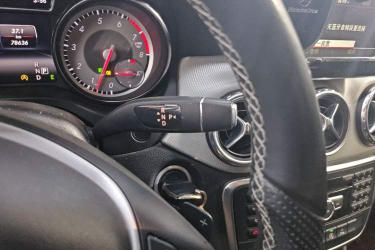 Used Mercedes-Benz GLA 2015 GLA 200 Sport Edition Gear Lever