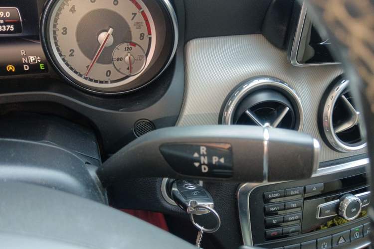 Used Mercedes-Benz GLA 2015 GLA 220 4MATIC Fashion Model Gear Lever