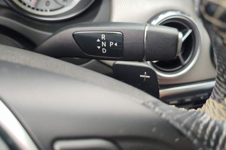 Used Mercedes-Benz GLA 2015 GLA 200 Fashion Model Gear Lever