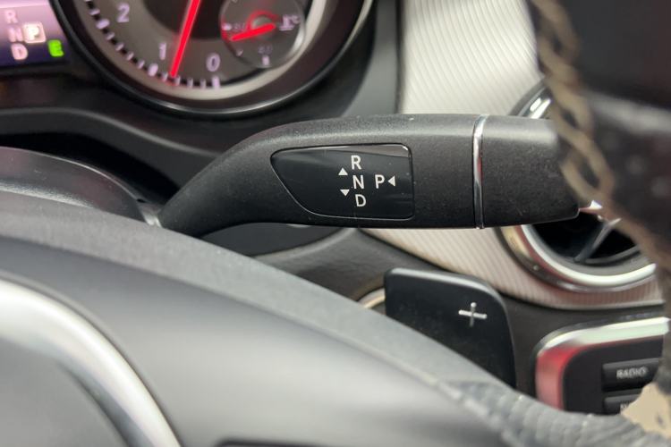 Used Mercedes-Benz GLA 2015 GLA 200 Fashion Model Gear Lever