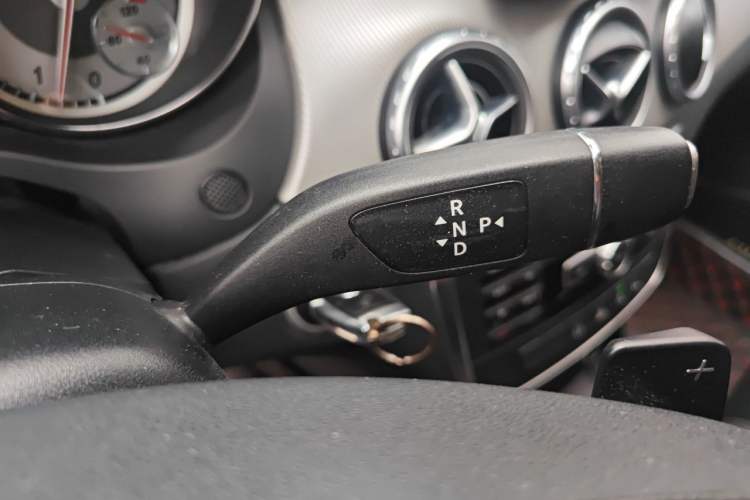 Used Mercedes-Benz GLA 2015 GLA 200 Fashion Model Gear Lever