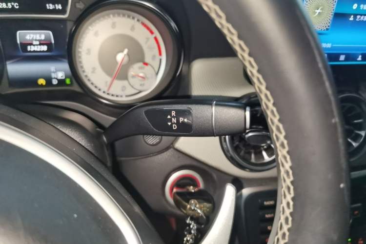 Used Mercedes-Benz GLA 2015 GLA 200 Sport Edition Gear Lever