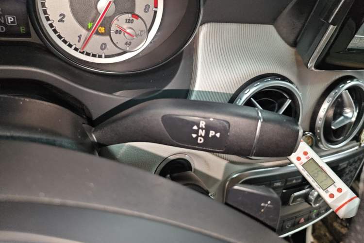 Used Mercedes-Benz GLA 2015 GLA 200 Fashion Model Gear Lever