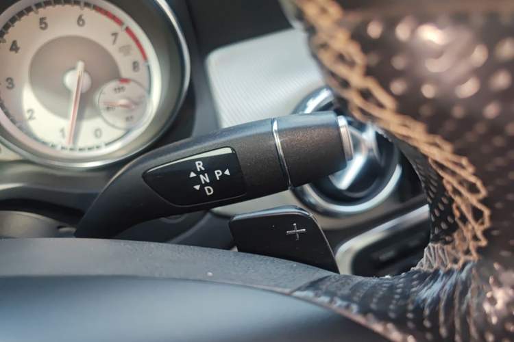 Used Mercedes-Benz GLA 2015 GLA 200 Sport Edition Gear Lever