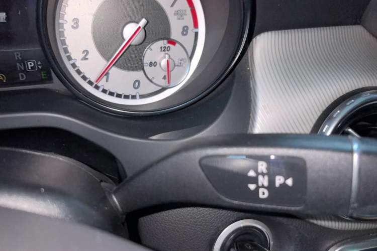 Used Mercedes-Benz GLA 2015 GLA 200 Sport Edition Gear Lever