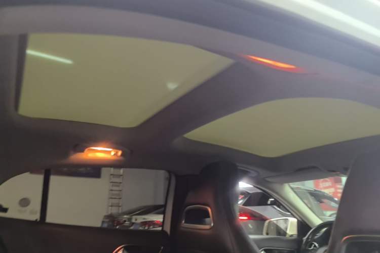 Used Mercedes-Benz GLA 2015 GLA 220 4MATIC Fashion Model Headliner