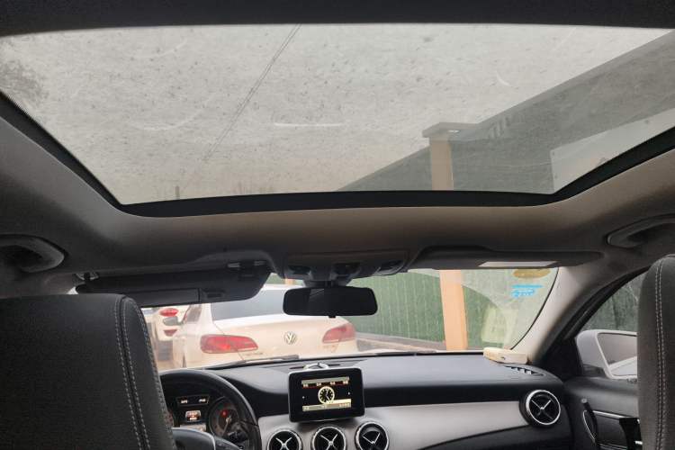 Used Mercedes-Benz GLA 2015 GLA 200 Fashion Model Headliner
