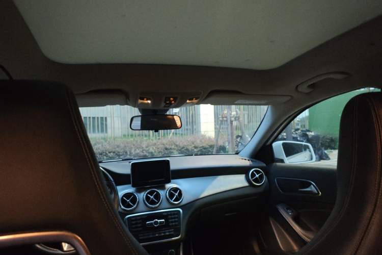 Used Mercedes-Benz GLA 2015 GLA 200 Fashion Model Headliner