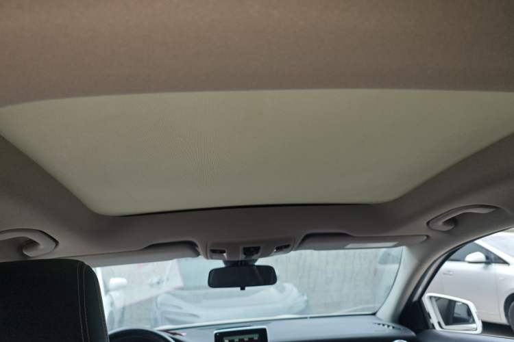 Used Mercedes-Benz GLA 2015 GLA 220 4MATIC Fashion Model Headliner