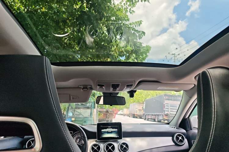 Used Mercedes-Benz GLA 2015 GLA 200 Fashion Model Headliner