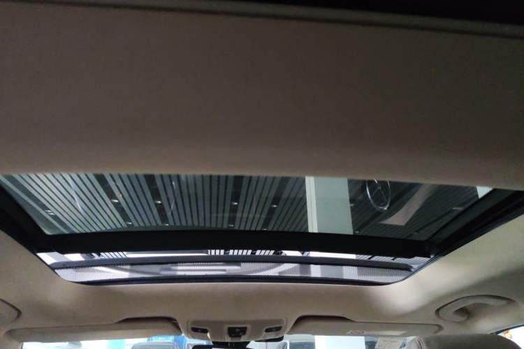 Used Mercedes-Benz GLA 2015 GLA 220 4MATIC Luxury Model Headliner