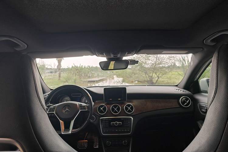 Used Mercedes-Benz GLA 2015 GLA 260 4MATIC Sport Edition Headliner