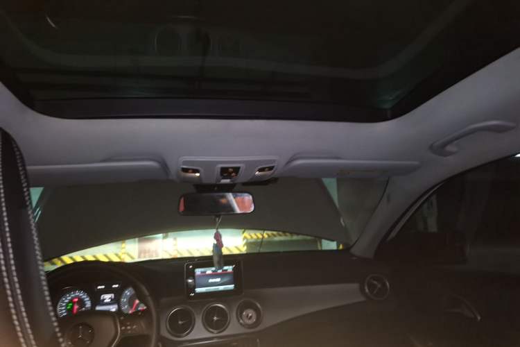 Used Mercedes-Benz GLA 2015 GLA 200 Fashion Model Headliner