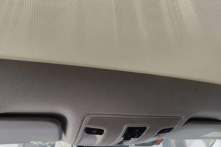 Used Mercedes-Benz GLA 2015 GLA 220 4MATIC Luxury Model Headliner