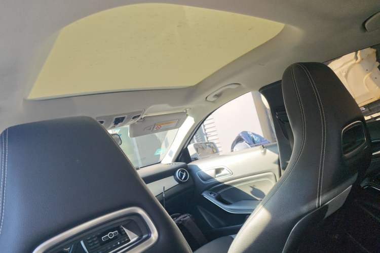 Used Mercedes-Benz GLA 2015 GLA 220 4MATIC Fashion Model Headliner