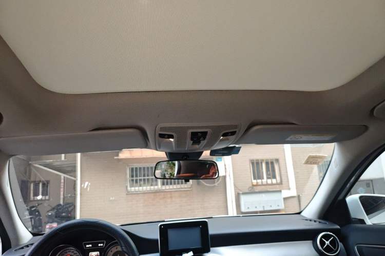 Used Mercedes-Benz GLA 2015 GLA 200 Sport Edition Headliner
