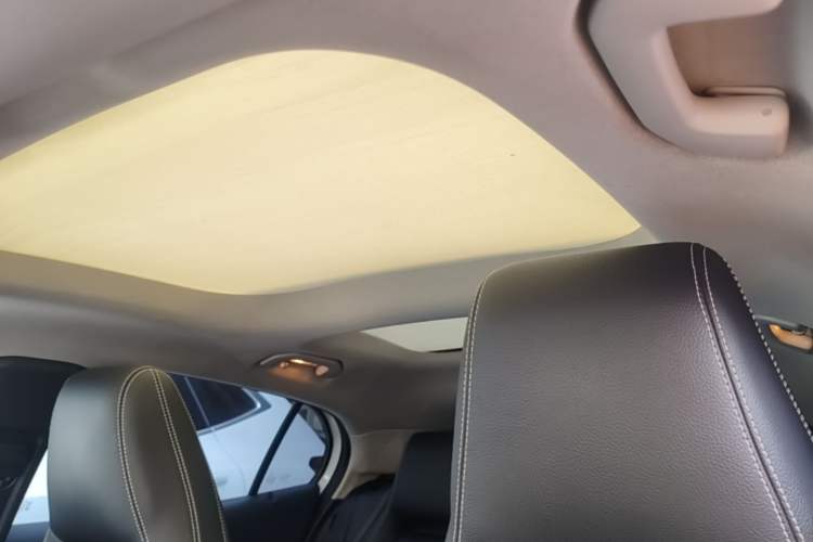 Used Mercedes-Benz GLA 2015 GLA 200 Fashion Model Headliner