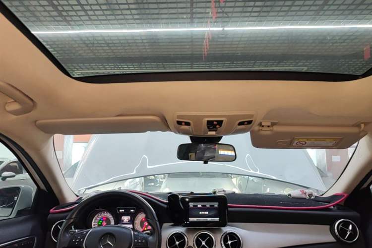 Used Mercedes-Benz GLA 2015 GLA 200 Fashion Model Headliner