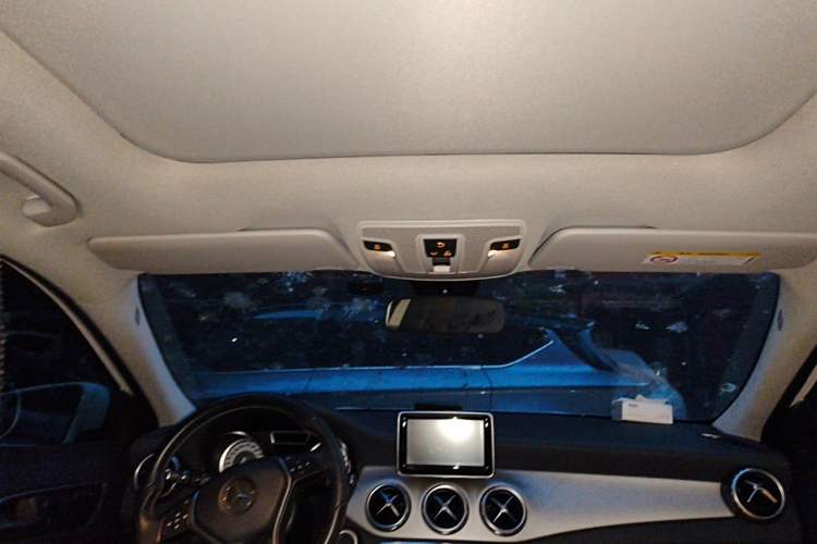 Used Mercedes-Benz GLA 2015 GLA 200 Fashion Model Headliner