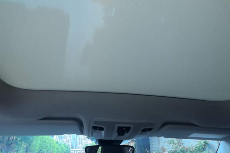 Used Mercedes-Benz GLA 2015 GLA 220 4MATIC Luxury Model Headliner