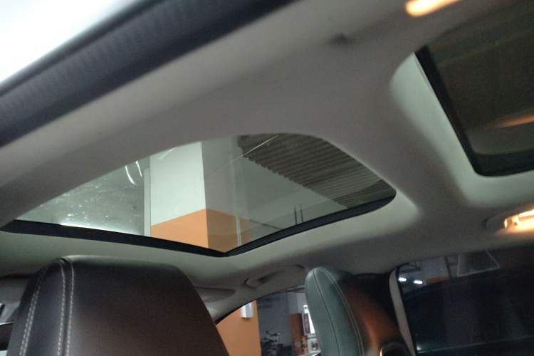 Used Mercedes-Benz GLA 2015 GLA 200 Fashion Model Headliner