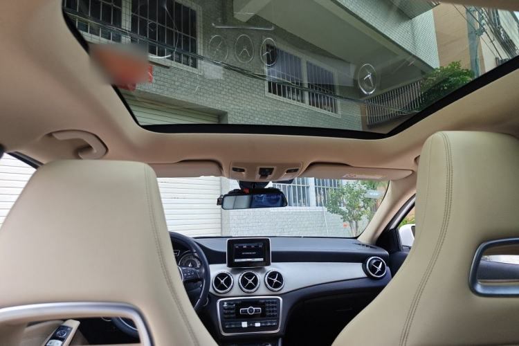 Used Mercedes-Benz GLA 2015 GLA 220 4MATIC Fashion Model Headliner