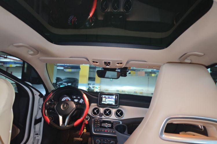 Used Mercedes-Benz GLA 2015 GLA 220 4MATIC Fashion Model Headliner