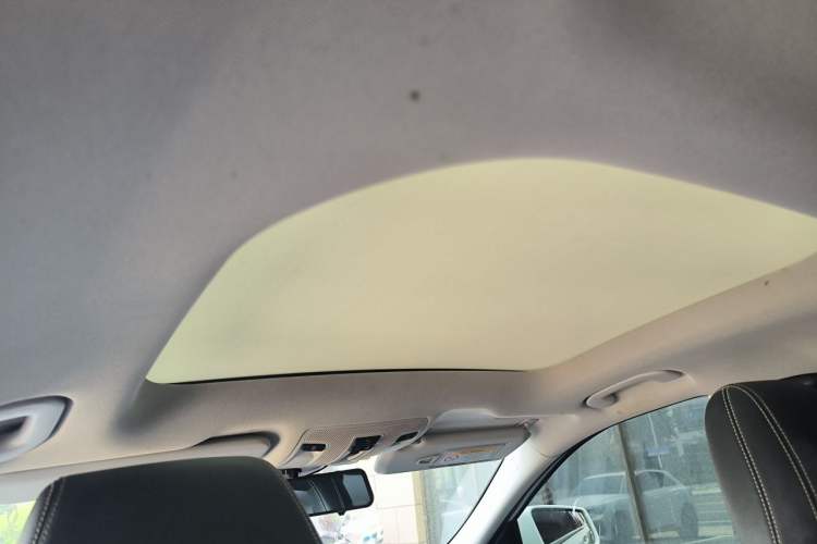 Used Mercedes-Benz GLA 2015 GLA 200 Sport Edition Headliner
