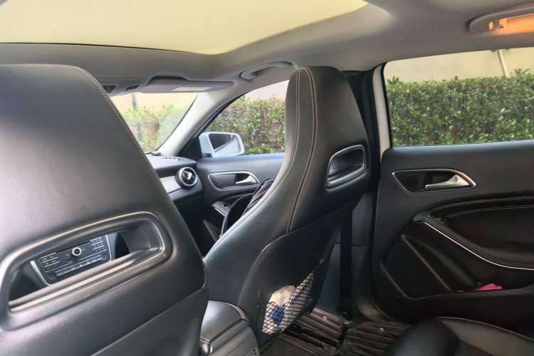 Used Mercedes-Benz GLA 2015 GLA 200 Sport Edition Headliner