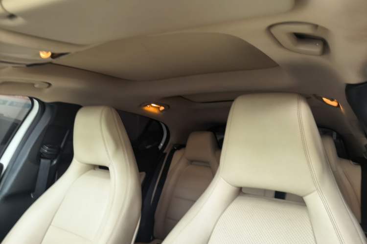 Used Mercedes-Benz GLA 2015 GLA 200 Fashion Model Headliner