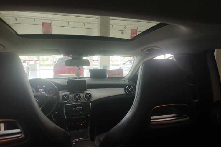 Used Mercedes-Benz GLA 2015 GLA 200 Fashion Model Headliner