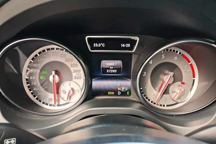 Used Mercedes-Benz GLA 2015 GLA 260 4MATIC Instrument Cluster