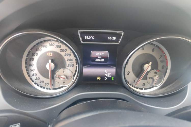 Used Mercedes-Benz GLA 2015 GLA 220 4MATIC Luxury Model Instrument Cluster