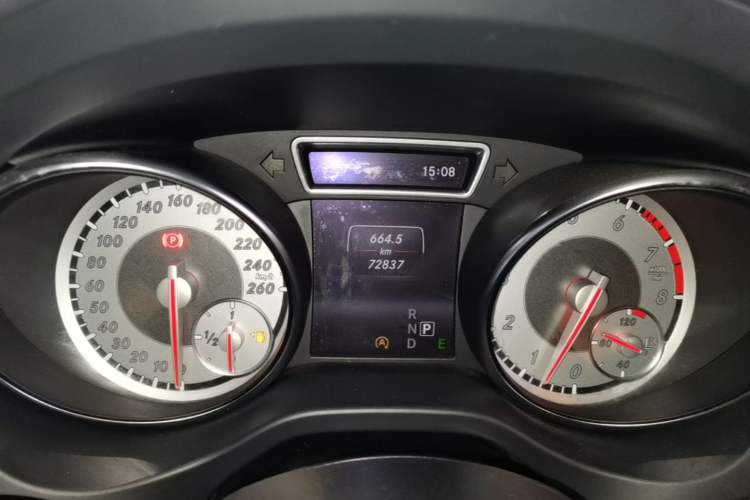 Used Mercedes-Benz GLA 2015 GLA 220 4MATIC Luxury Model Instrument Cluster