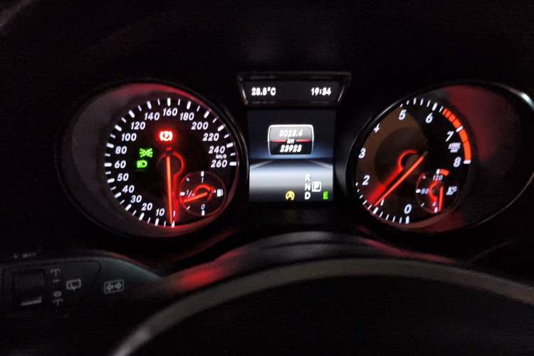 Used Mercedes-Benz GLA 2015 GLA 200 Fashion Model Instrument Cluster