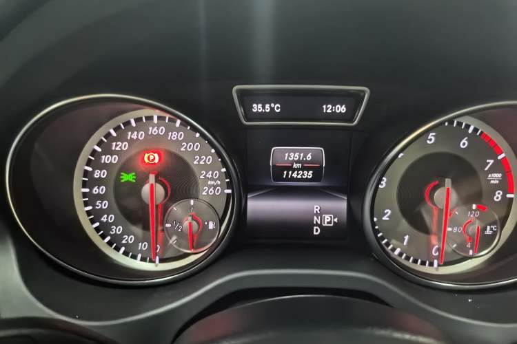 Used Mercedes-Benz GLA 2015 GLA 220 4MATIC Fashion Model Instrument Cluster