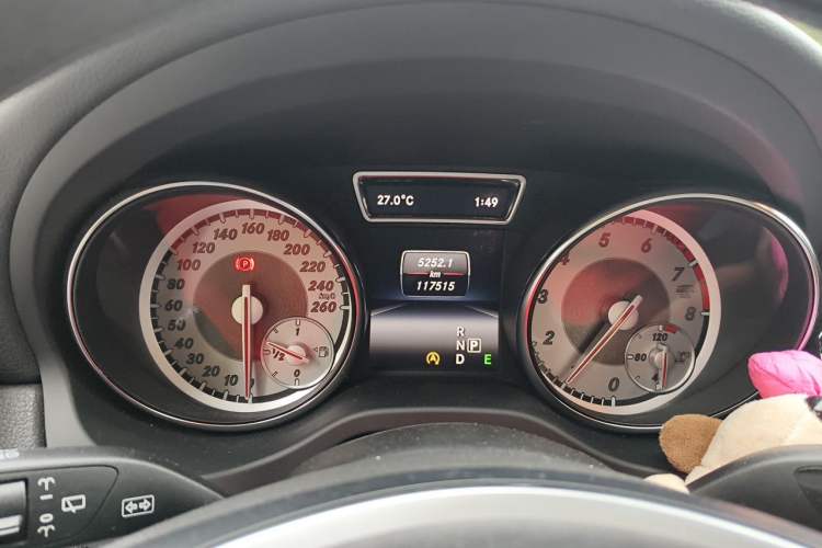 Used Mercedes-Benz GLA 2015 GLA 220 4MATIC Luxury Model Instrument Cluster
