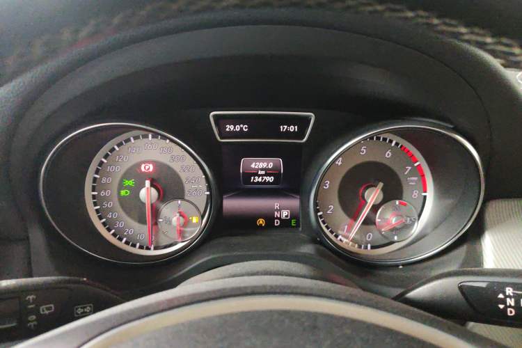 Used Mercedes-Benz GLA 2015 GLA 220 4MATIC Luxury Model Instrument Cluster
