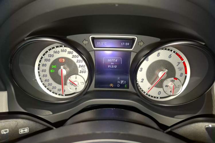 Used Mercedes-Benz GLA 2015 GLA 200 Sport Edition Instrument Cluster