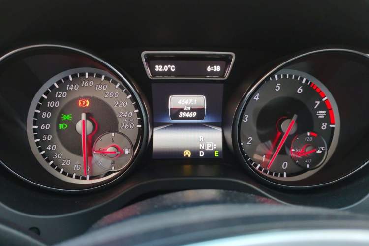 Used Mercedes-Benz GLA 2015 GLA 200 Sport Edition Instrument Cluster