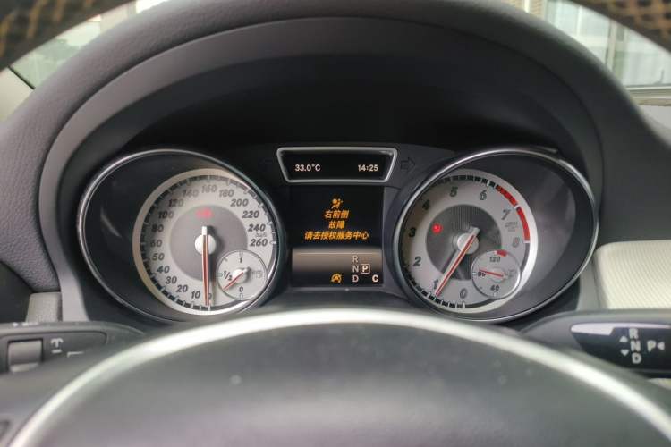 Used Mercedes-Benz GLA 2015 GLA 220 4MATIC Fashion Model Instrument Cluster