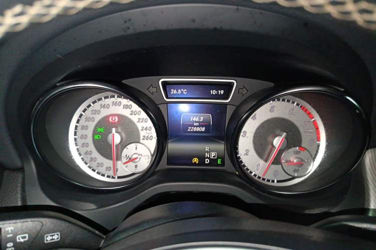 Used Mercedes-Benz GLA 2015 GLA 200 Fashion Model Instrument Cluster