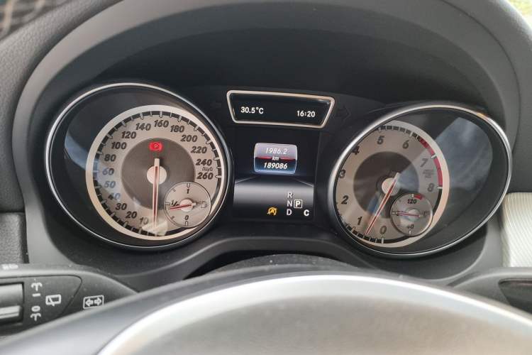 Used Mercedes-Benz GLA 2015 GLA 220 4MATIC Luxury Model Instrument Cluster