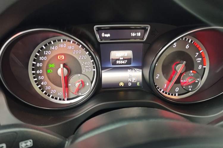 Used Mercedes-Benz GLA 2015 GLA 220 4MATIC Luxury Model Instrument Cluster