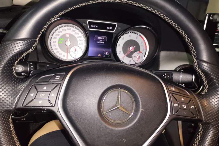 Used Mercedes-Benz GLA 2015 GLA 200 Sport Edition Instrument Cluster