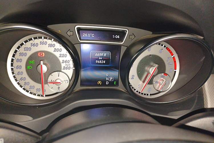 Used Mercedes-Benz GLA 2015 GLA 200 Fashion Model Instrument Cluster