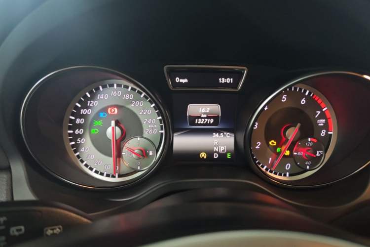 Used Mercedes-Benz GLA 2015 GLA 220 4MATIC Luxury Model Instrument Cluster